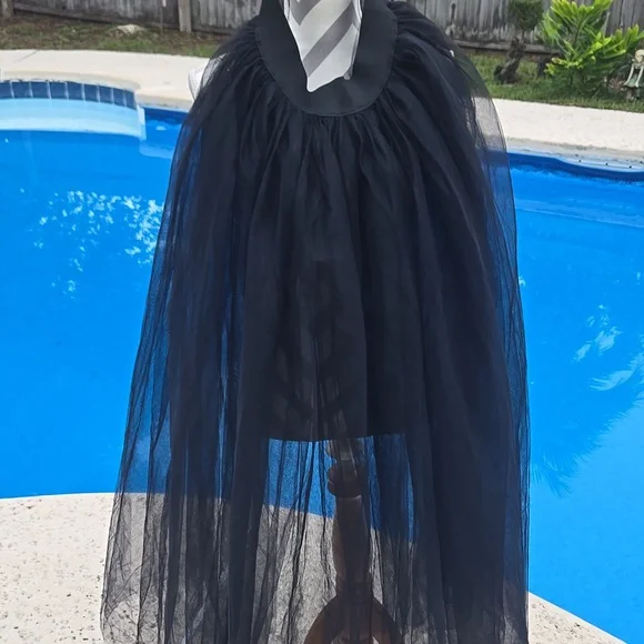 Elegant Black Tulle Open Front Skirt - Picture 4 of 5
